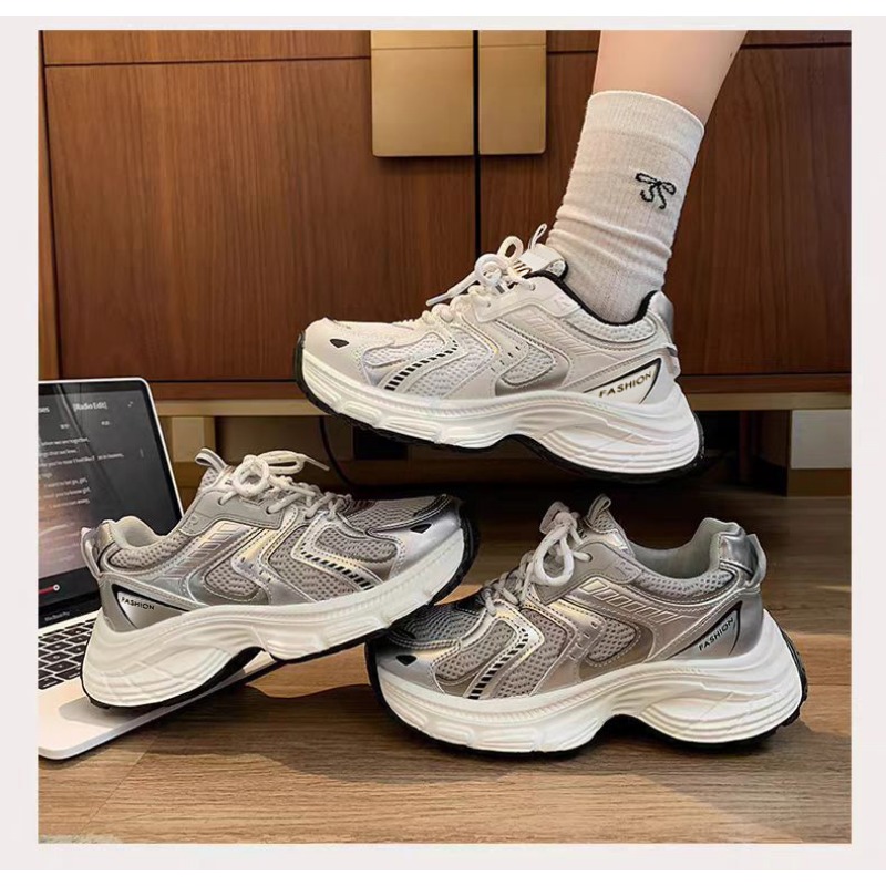 Street Fashion Female - 2026년 봄 여성 언키 아빠 스니커즈